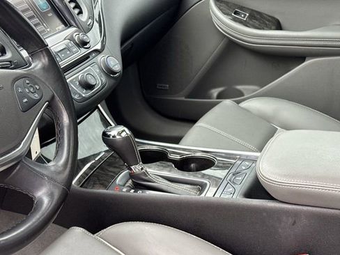 Used 2015 Chevrolet Impala LT image 18