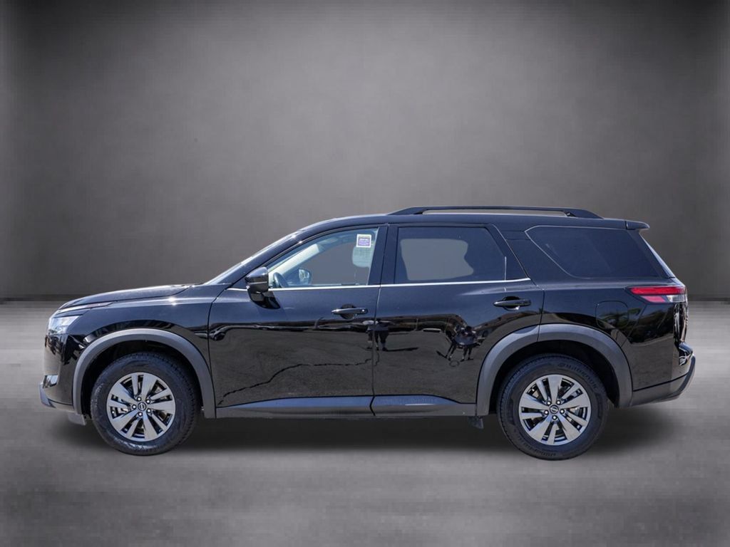 Used 2024 Nissan Pathfinder SV FWD image 8