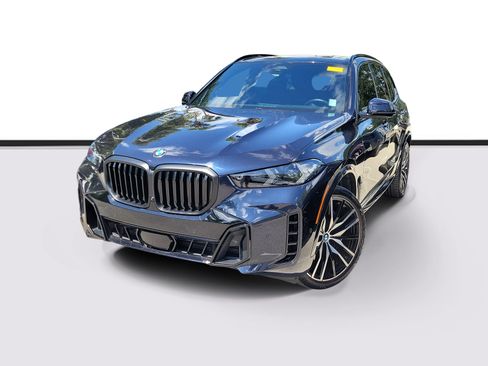Used 2024 BMW X5 sDrive40i w/ M Sport Package RWD image 3