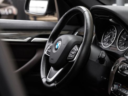 Used 2017 BMW X1 xDrive28i w/ Premium Package AWD/4WD image 16