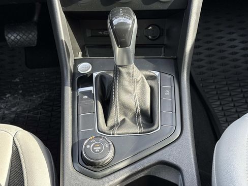 Used 2022 Volkswagen Taos SE image 13