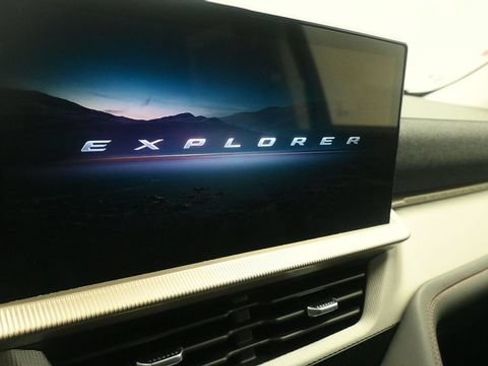 New 2026 Ford Explorer Active RWD image 17
