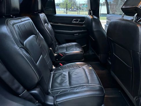 Used 2016 Ford Explorer Platinum image 23