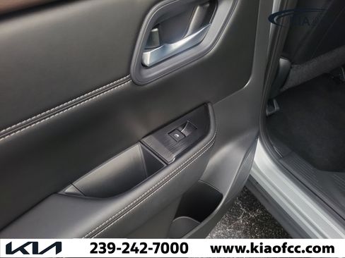 Used 2023 Nissan Rogue SV w/ SV Premium B Package FWD image 12