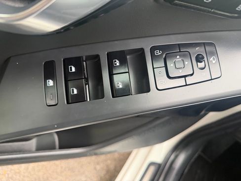 Used 2023 Kia Niro Wave w/ Wave Preserve Package FWD image 11