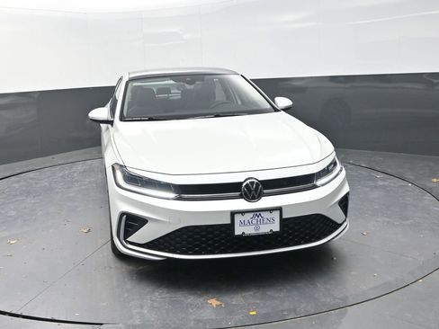 New 2026 Volkswagen Jetta SEL image 2