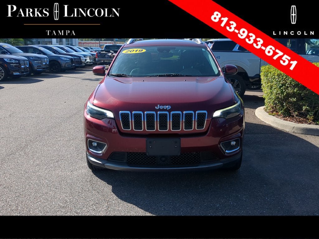 Used 2019 Jeep Cherokee Limited w/ Technology Group AWD/4WD image 2