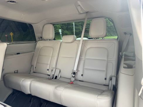 Used 2018 Lincoln Navigator Reserve w/ Technology Package AWD/4WD image 14