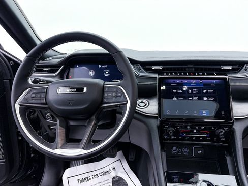 Used 2024 Jeep Grand Cherokee L Limited w/ Luxury Tech Group II image 6