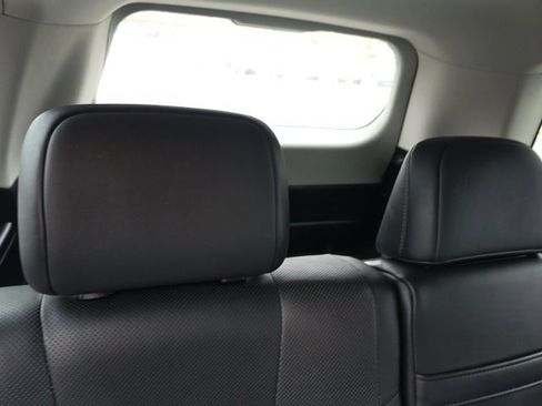 Used 2019 Lexus LX 570 4WD w/ Luxury Package image 9