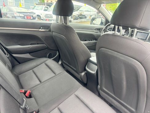 Used 2018 Hyundai Elantra SE FWD image 34