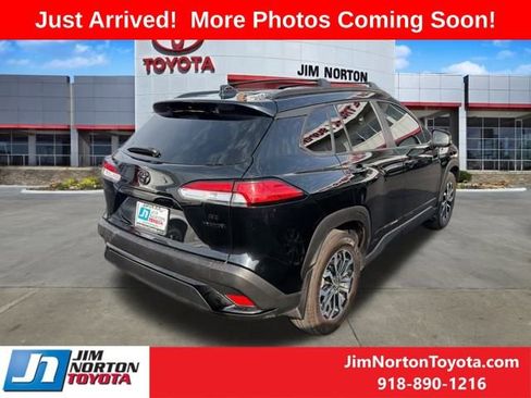 Used 2024 Toyota Corolla Cross SE image 7