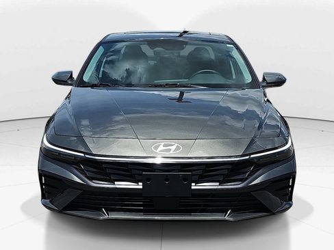 Used 2024 Hyundai Elantra SEL w/ Convenience Package FWD image 12