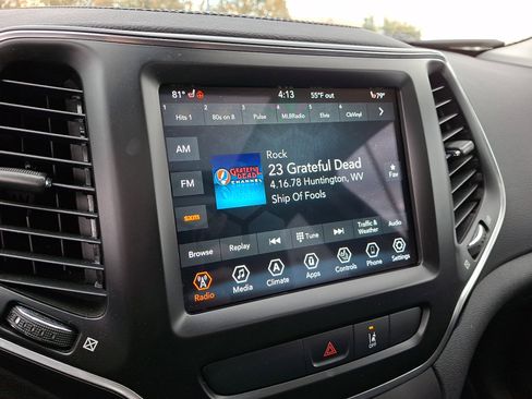 Certified 2022 Jeep Cherokee Latitude Lux w/ Sun & Sound Group image 19