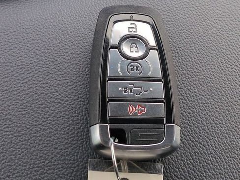 Used 2025 Ford F250 Lariat w/ Lariat Ultimate Package AWD/4WD image 33