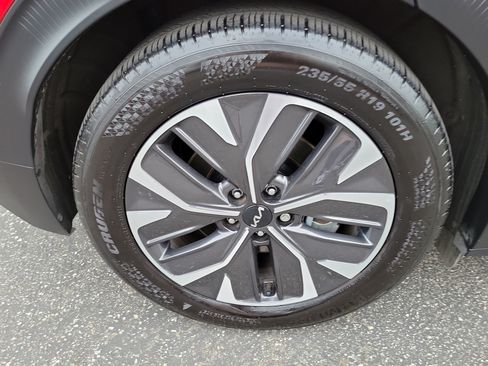 Used 2024 Kia EV6 Light RWD image 25