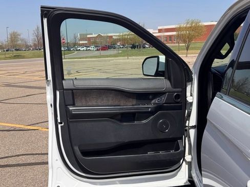 Used 2018 Ford Expedition Max Limited AWD/4WD image 5