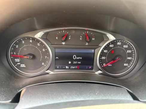 Used 2024 GMC Terrain SLT w/ Tech Package FWD image 17