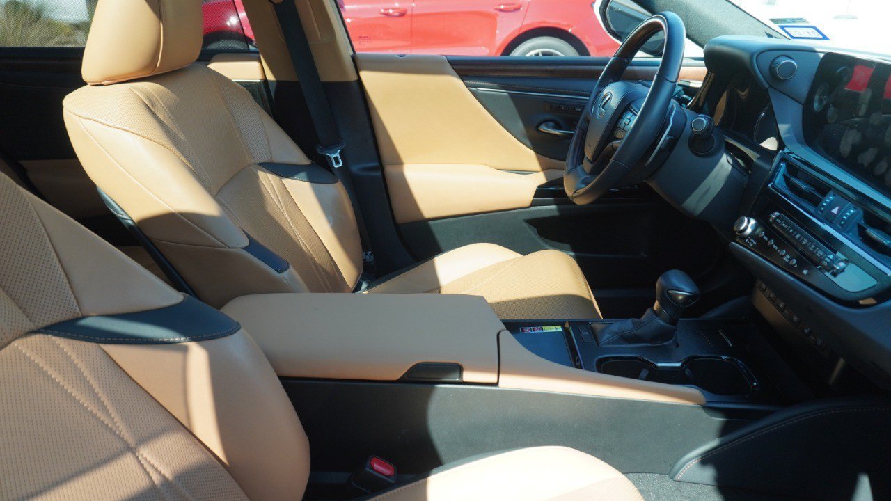Certified 2024 Lexus ES 350 Ultra Luxury w/ Accessory Package (Z2) FWD image 11