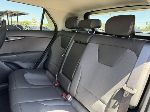 Used 2025 Kia Niro EX FWD image 37