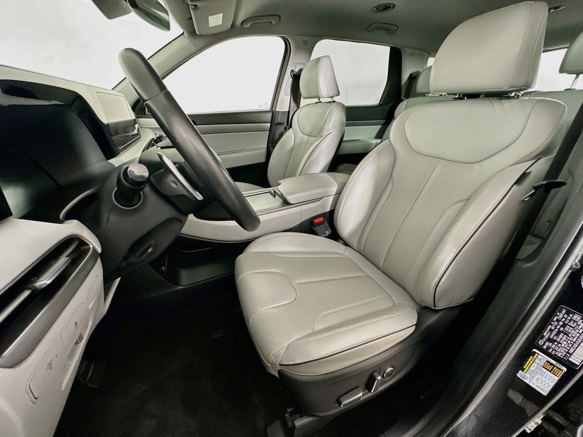 Used 2025 Hyundai Palisade SEL FWD image 13