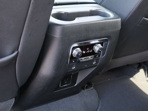 Certified 2023 GMC Yukon XL SLT w/ SLT Premium Package RWD image 26