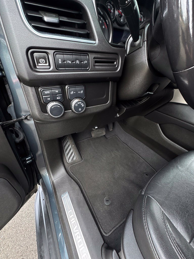 Used 2021 Chevrolet Suburban LT AWD/4WD image 16