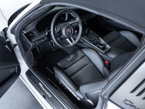 Certified 2026 Porsche 911 Targa 4 GTS AWD/4WD image 4