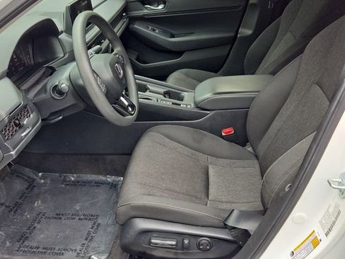 Used 2025 Honda Accord SE image 11