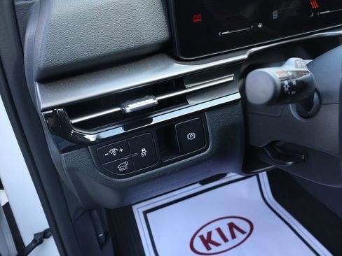 Used 2026 Kia Sportage EX FWD image 27