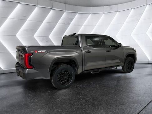 Used 2022 Toyota Tundra SR5 AWD/4WD image 4