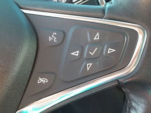 Used 2019 Chevrolet Equinox LT image 18