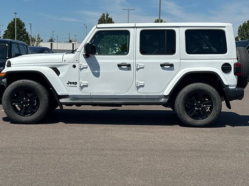 Used 2022 Jeep Wrangler Unlimited Sahara AWD/4WD image 7