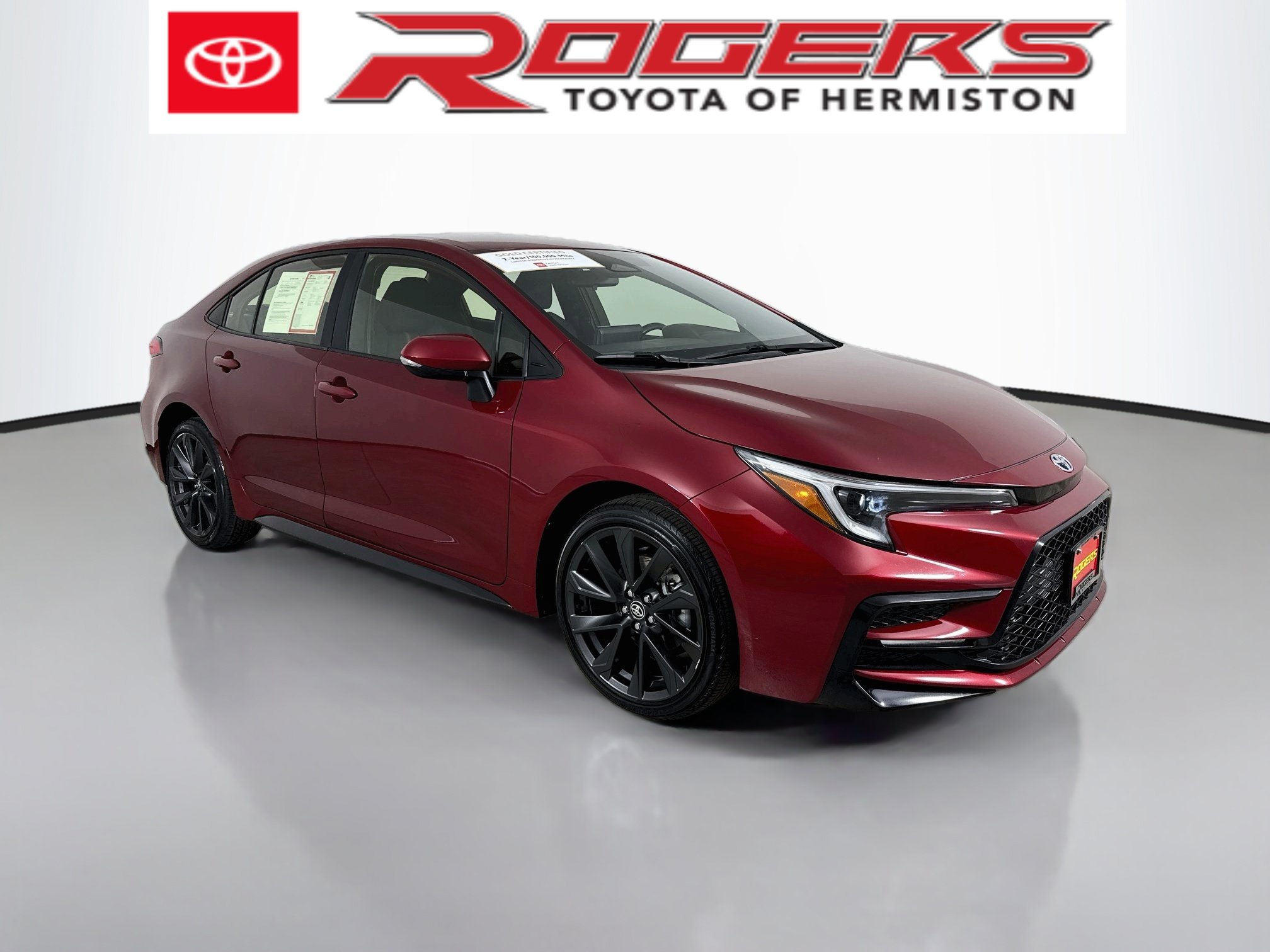 Certified 2024 Toyota Corolla SE FWD image 1