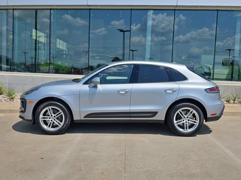 Used 2024 Porsche Macan AWD/4WD image 2