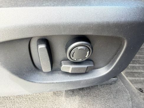 Used 2016 Land Rover Discovery Sport HSE Luxury image 38