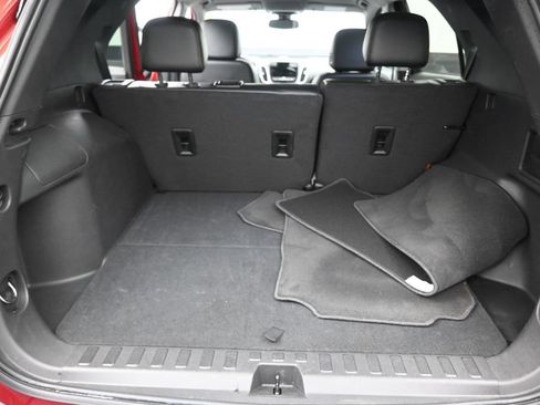 Used 2024 Chevrolet Equinox Premier FWD image 18