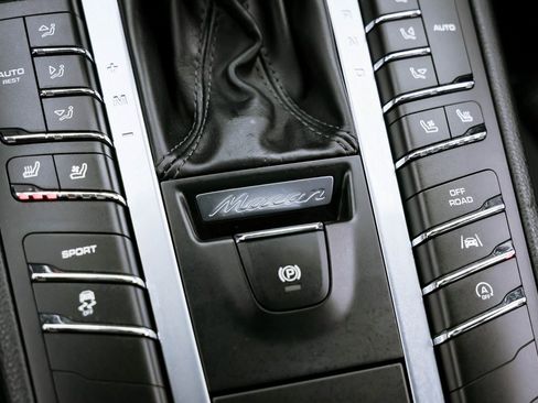 Used 2018 Porsche Macan S image 13