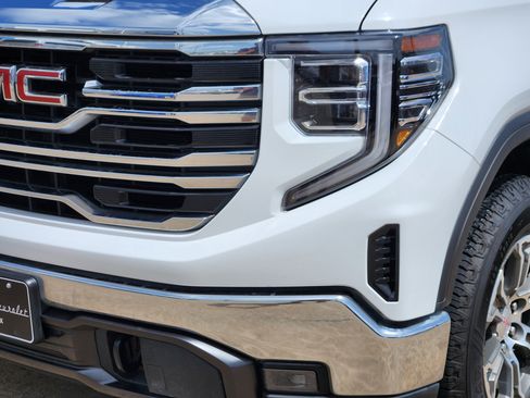 Used 2025 GMC Sierra 1500 SLT RWD image 10
