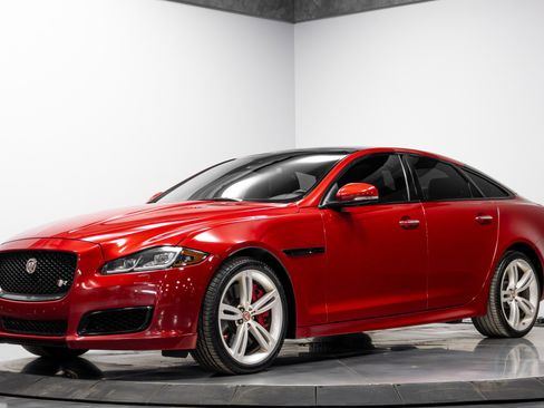 Used 2016 Jaguar XJ R image 2