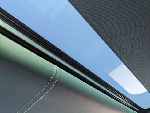 New 2025 Land Rover Range Rover SV image 24