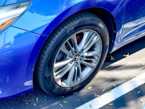 Used 2017 Toyota Camry SE FWD image 12