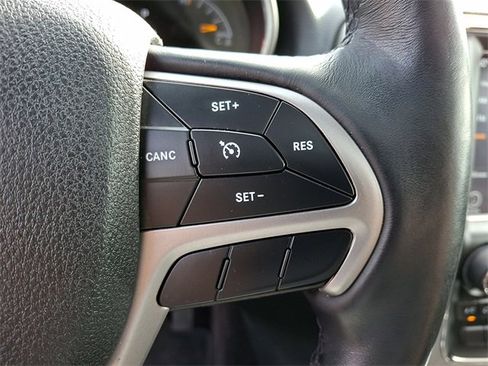 Used 2018 Jeep Grand Cherokee Altitude image 23