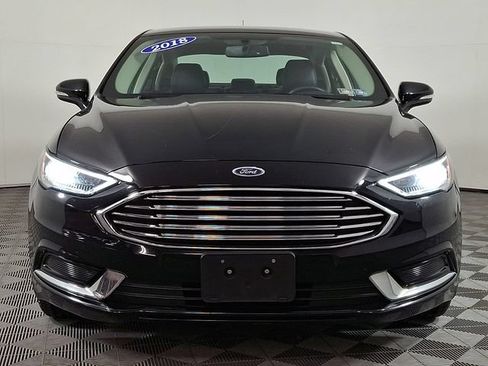 Used 2018 Ford Fusion SE w/ Fusion SE Technology Package FWD image 5