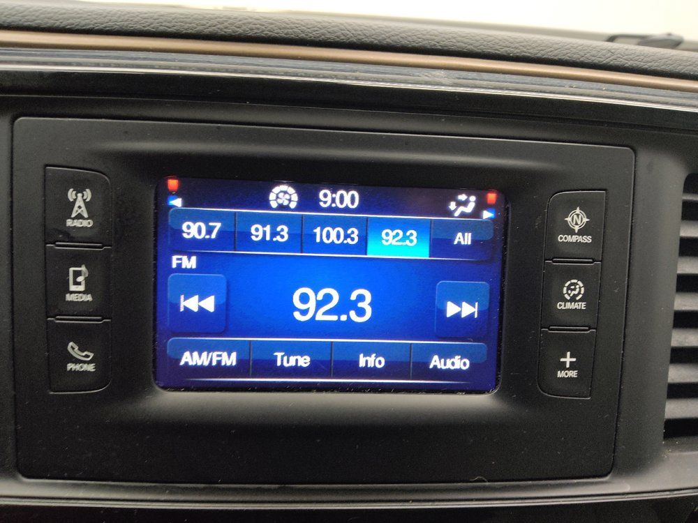 Used 2017 Chrysler Pacifica LX FWD image 25