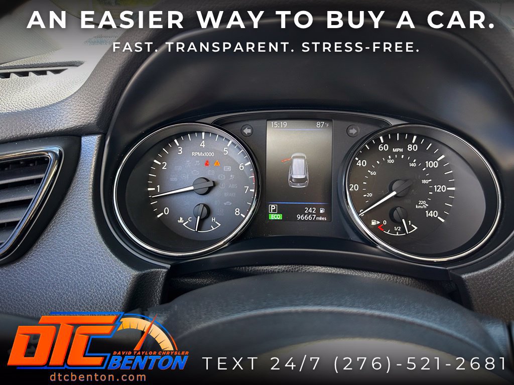 Used 2020 Nissan Rogue SV w/ Premium Package FWD image 19