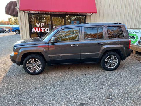 Used 2017 Jeep Patriot High Altitude image 8