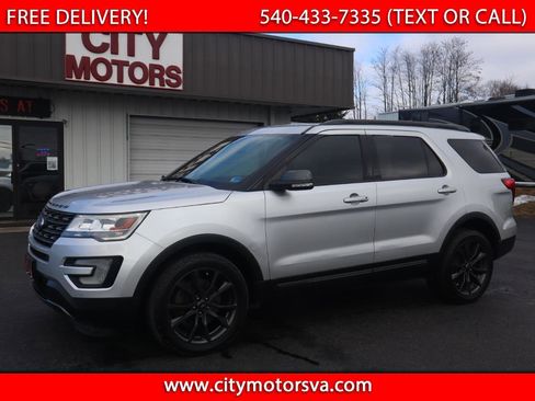 Used 2017 Ford Explorer XLT w/ Equipment Group 202A image 1