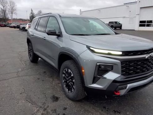 New 2026 Chevrolet Traverse Z71 w/ Enhanced Driving Package image 2