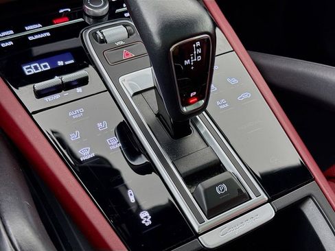 Certified 2023 Porsche Cayenne Platinum Edition AWD/4WD image 23